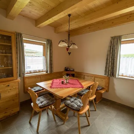 Stoichart Almhutte * Hochrindl